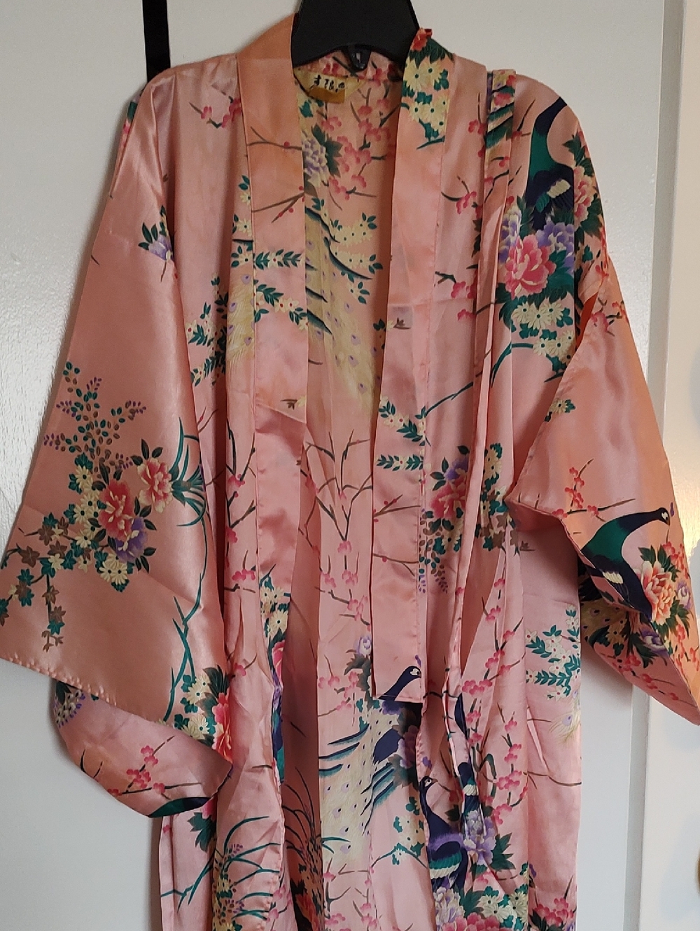 FIRST OFFER! Vintage Pink Floral Kimono Robe With Tie
